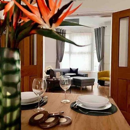 Anfield Home Sleeps 5 Close To Lfc Free Parking Liverpool Exterior foto