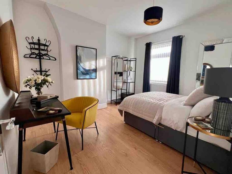 Anfield Home Sleeps 5 Close To Lfc Free Parking Liverpool Exterior foto